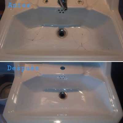 Reparación de rajas y esmaltado en lavabo blanco