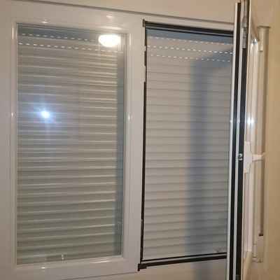VENTANA, CARPINTERIA DE ALUMNIO ABATIBLE-OSCILO. 2 HOJAS.
