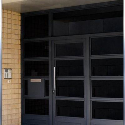 Puerta de comunidad