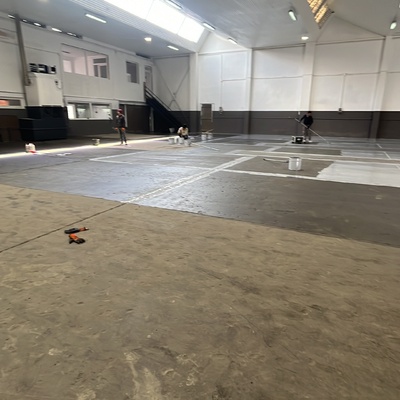 Preparación de suelo para pintura epoxi