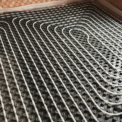 Instalación de suelo radiante y refrescantes