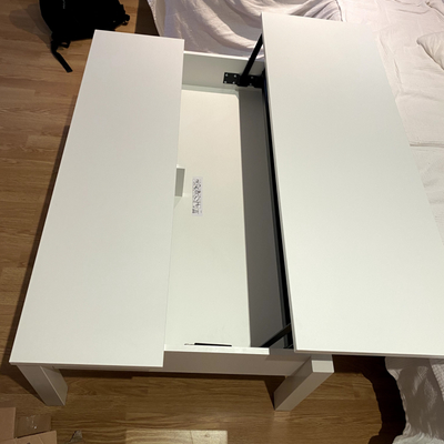 Mesa de Ikea muy moderno