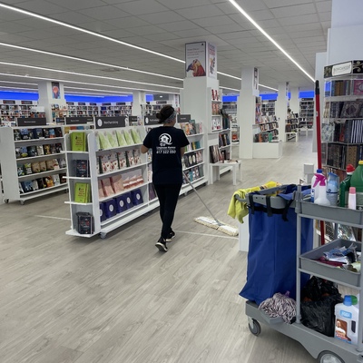Limpieza diaria que realizamos para una libreria