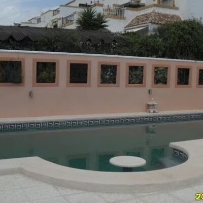 Pool build and external walls in La Marina
