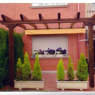 9-Pérgola con toldo.