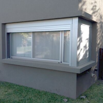Sistema de persiana para ventana de vivienda