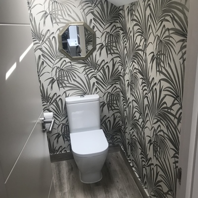Papel pintado en aseos