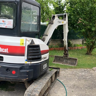 En Flex Servicios somos especialistas en excavaciones y movimiento de tierras de alta precisión.