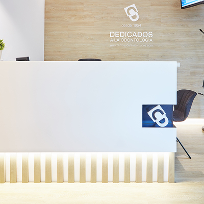 Clínica dental en la plaza Doctor Jose Mongrell 6, Cullera