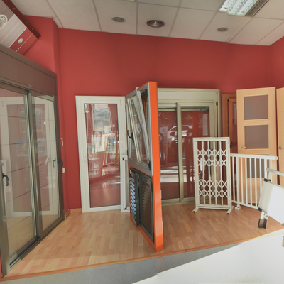 Exposicion de aluminio en nuestra tienda de Ripollet