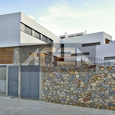 CONSTRUCCIÓN DE UNA CASA DE ESTILO MEDITERRÁNEO