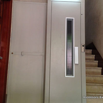 Ascensor en espacio reducido