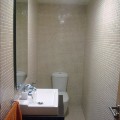 ASEO CON WC Y MUEBLE CON LAVABO