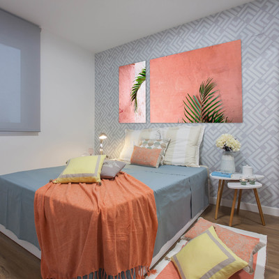 Habitación principal con papel geometrico
