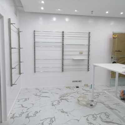 Calidad y delicadeza, pintura y decoración farmacia