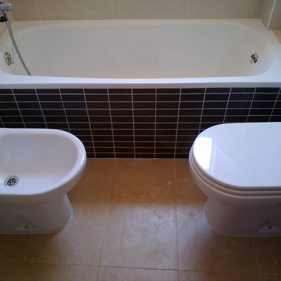 BAÑERA CON CERÁMICA PRECORTE