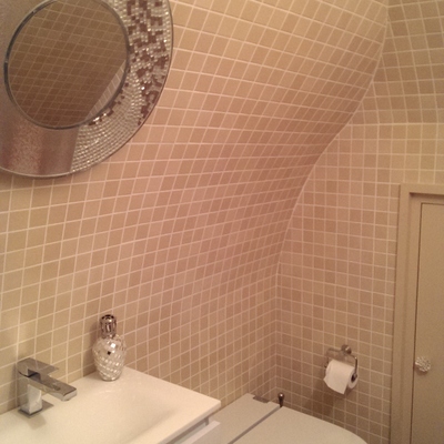 BAÑO BAJO ESCALERA