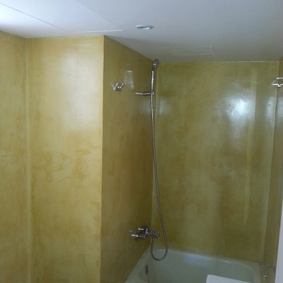 baño con microcemento en reforma integral piso castelldefels