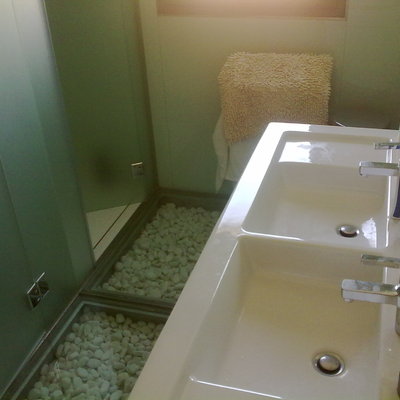 baño cristal en suelo
