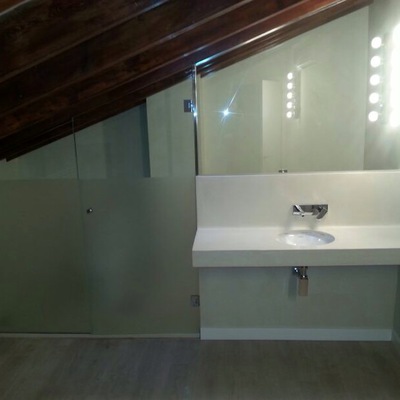 Baño en buhardilla