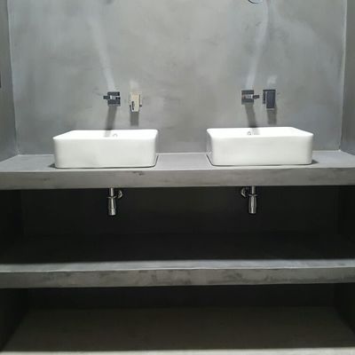 Aplicación de microcemento en baño