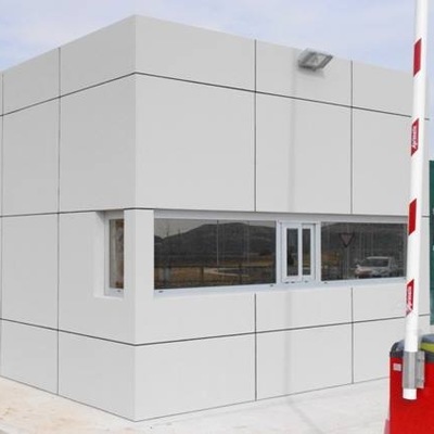 Servicio de control de acceso en urbanizaciones y empresas privadas.