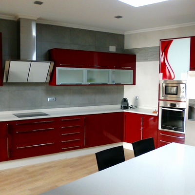 cocina alto brillo roja