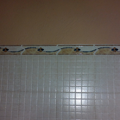 colocación de azulejo a media altura