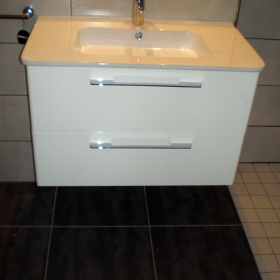 colocación de mueble aseo