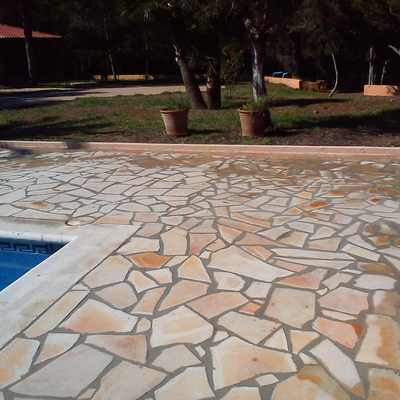 colocacion de suelo con piedra alemana
