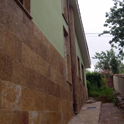 Construccion de una casa en >Carbainos (Gijon-Asturias)
