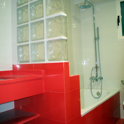 DETALLE CERRAMIENTO BAÑERA EN CRISTAL