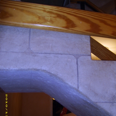 Detalle decorativo en bajo escalera