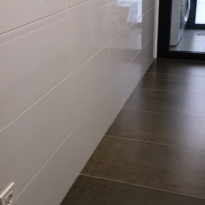 alicatar suelo y azulejos de cocina