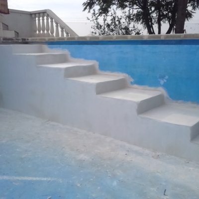 Escalera de piscina