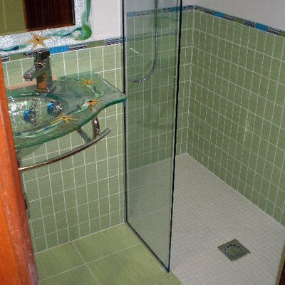 Ducha de obra a nivel del suelo