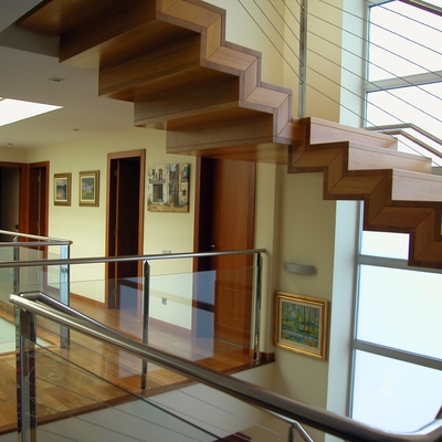 escalera de roble