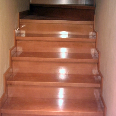 ESCALERA EN HAYA