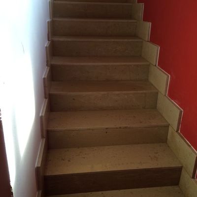 escalera sin vuelo de marmol