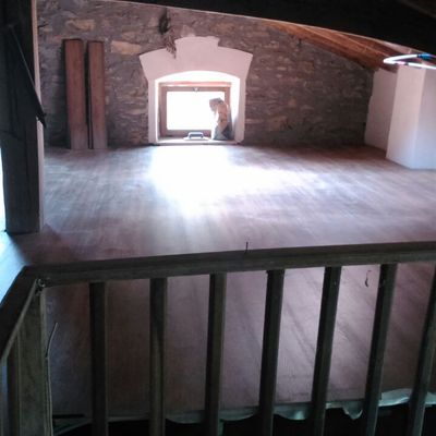 escalera y buhardilla