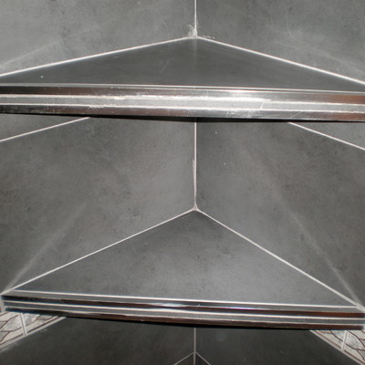 ESTANTERIAS DE OBRA EN PARED  DE BAÑO