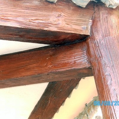final de imitación viga de madera redonda