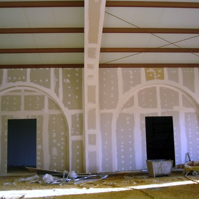 Forrado de vigas RF y decoración en yeso laminado