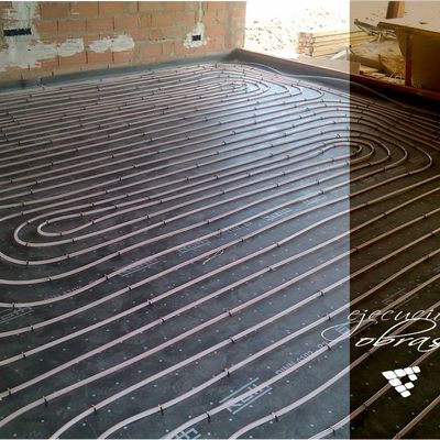 Foto de ejecución de trabajos suelo radiante en vivienda