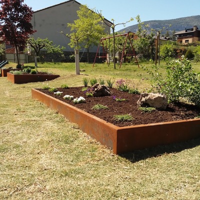 Jardineras Acero Corten y Tepes de Césped