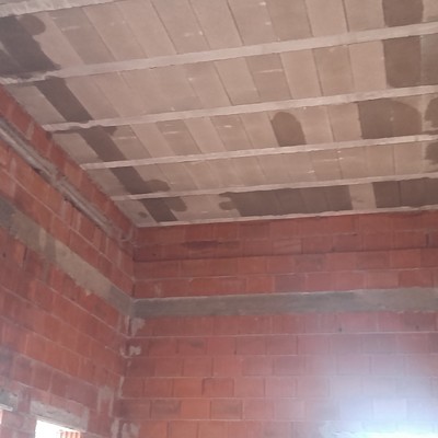 Estructura de chalet en finca rustica