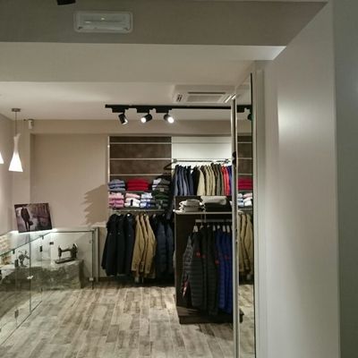 Interior Tienda Moda hombre Rasil en Ávila