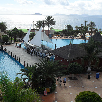 Hotel H10