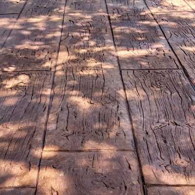 Terraza — hormigón impreso efecto madera envejecida