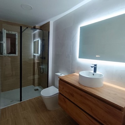 Baño tonos cálidos